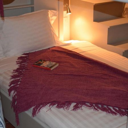 Luna Maya Hostel & Wellness Антигуа-Гватемала Экстерьер фото